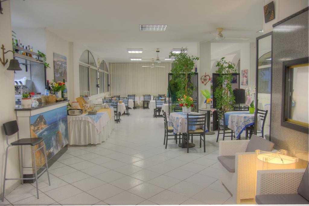 Hotel Deutsche Familien ฟีนาเลลีกูเร ภายนอก รูปภาพ