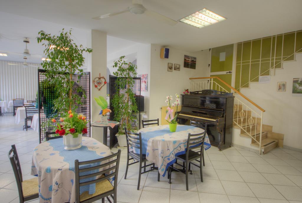 Hotel Deutsche Familien ฟีนาเลลีกูเร ภายนอก รูปภาพ