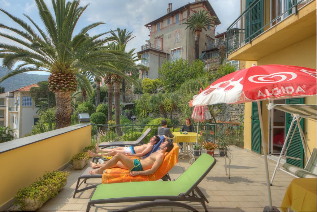 Hotel Deutsche Familien ฟีนาเลลีกูเร ภายนอก รูปภาพ